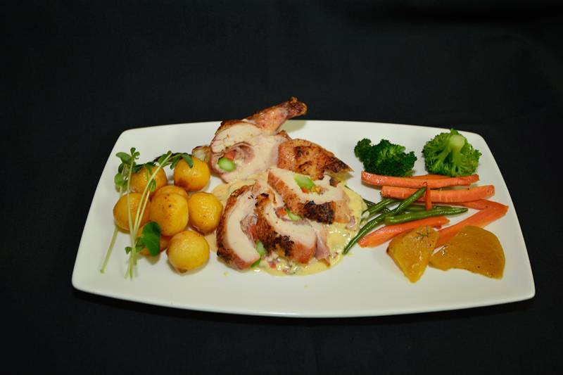 The Corner House Bistro | restaurant | 240 Church St, Keswick, ON L4P 3C9, Canada | 9054764800 OR +1 905-476-4800