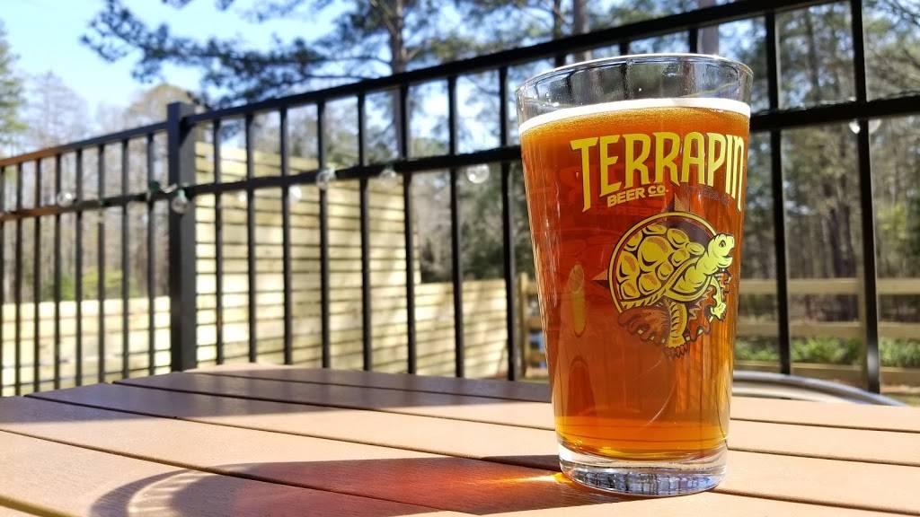 Tap and Pour | restaurant | 2611 Moody Rd, Warner Robins, GA 31088, USA | 4782252220 OR +1 478-225-2220