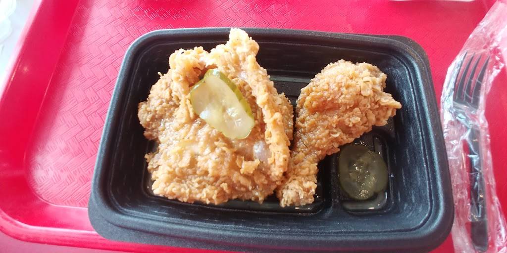 KFC | restaurant | 409 N Cedar Bluff Rd, Knoxville, TN 37923, USA | 8656930795 OR +1 865-693-0795