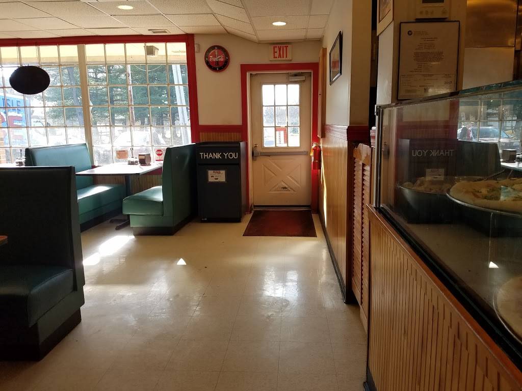 Two Cousins Pizza | restaurant | 7460 Lancaster Pike, Hockessin, DE 19707, USA | 3022343455 OR +1 302-234-3455