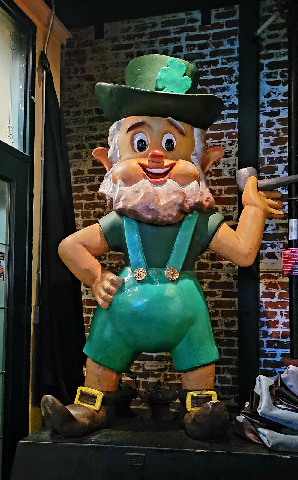 Dargans | restaurant | 18 E Ortega St, Santa Barbara, CA 93101, USA | 8055680702 OR +1 805-568-0702