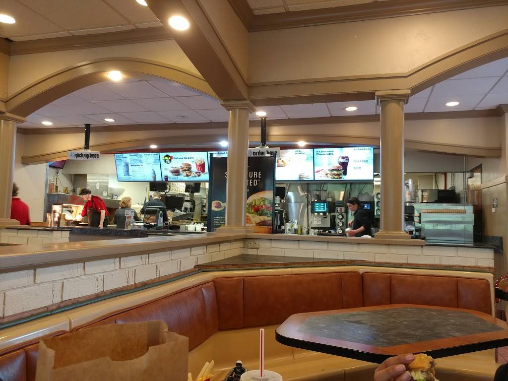 McDonalds | cafe | 726 1st Ave E, Newton, IA 50208, USA | 6417921205 OR +1 641-792-1205