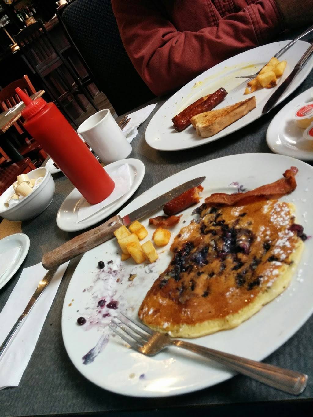 Sandee’s Restaurant | restaurant | 994 Notre Dame St, Embrun, ON K0A 1W0, Canada | 6133700771 OR +1 613-370-0771