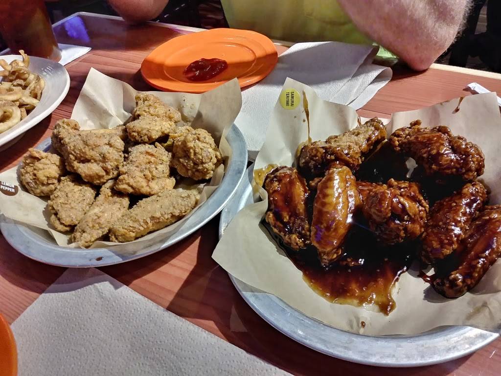 Hooters | restaurant | 10355 Canal Crossing, Brunswick, GA 31525, USA | 9125743800 OR +1 912-574-3800