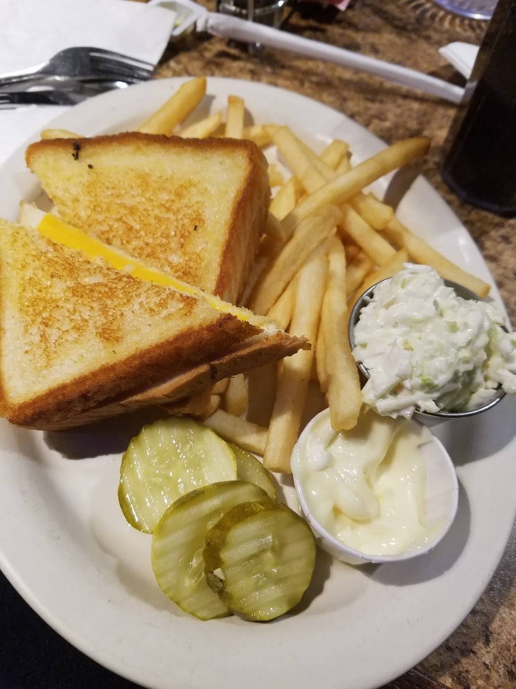 Cedar Lake Kitchen | restaurant | 10325 W 133rd Ave, Cedar Lake, IN 46303, USA | 2193748888 OR +1 219-374-8888