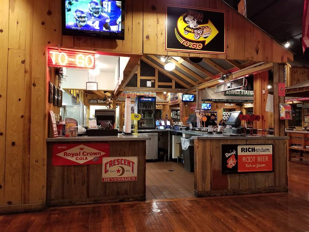 Famous Daves Bar-B-Que | restaurant | 1930 7th St W, St Paul, MN 55116, USA | 6516998800 OR +1 651-699-8800