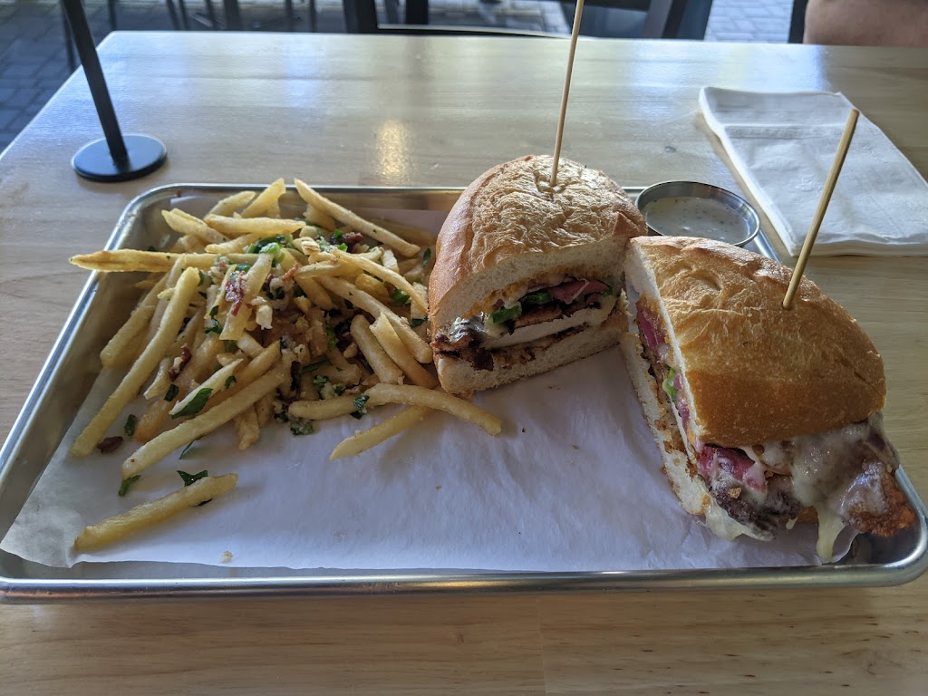 Commonwealth Turlock | restaurant | 200 W Main St, Turlock, CA 95380, USA | 2092500210 OR +1 209-250-0210