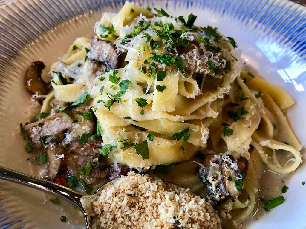 Jamies Italian Square One | restaurant | 100 City Centre Drive, 454 Square One Dr Unit #2, Mississauga, ON L5B 2C9, Canada | 9057669090 OR +1 905-766-9090