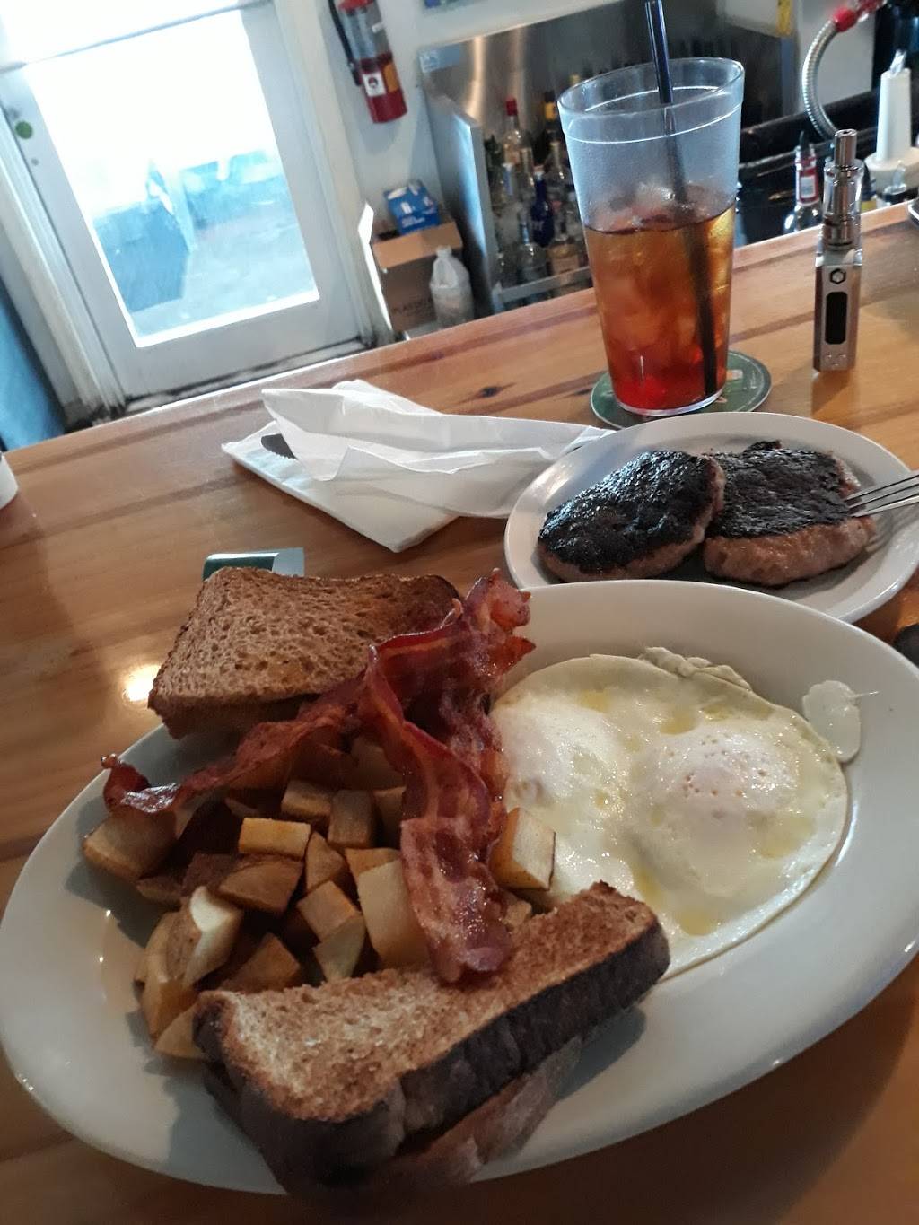 Lures Bar & Grill | restaurant | 3330 NE Indian River Dr, Jensen Beach, FL 34957, USA | 7722085974 OR +1 772-208-5974