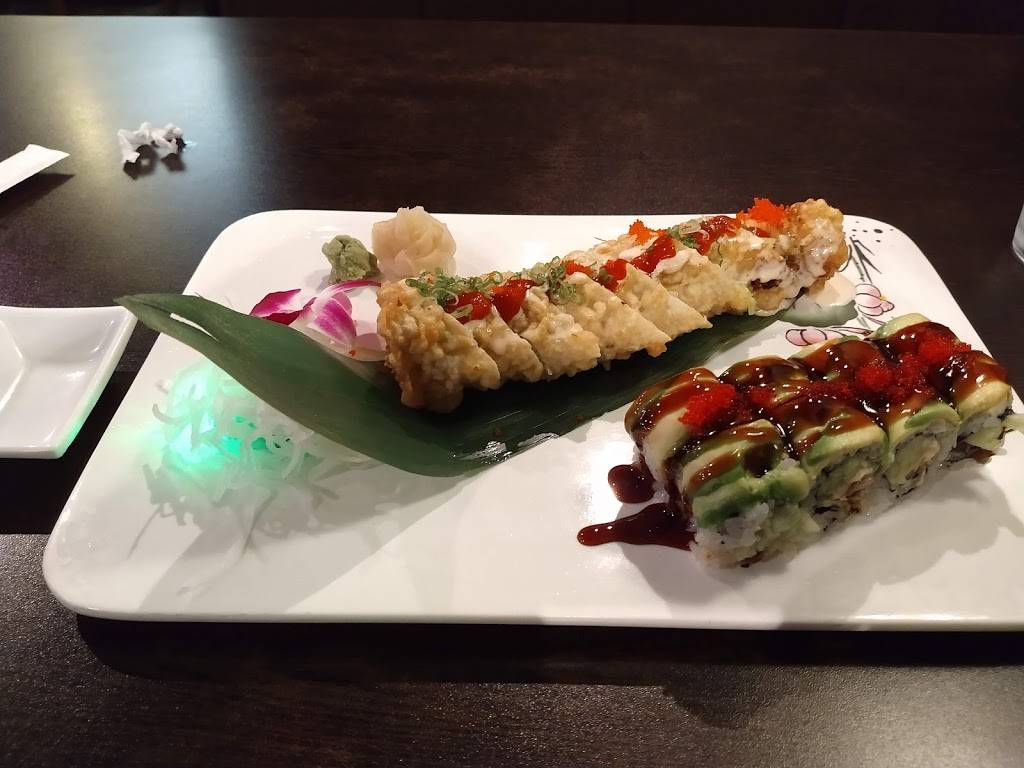 Sakura Restaurant | restaurant | 1104 Bichara Blvd, Lady Lake, FL 32159, USA | 3522058864 OR +1 352-205-8864