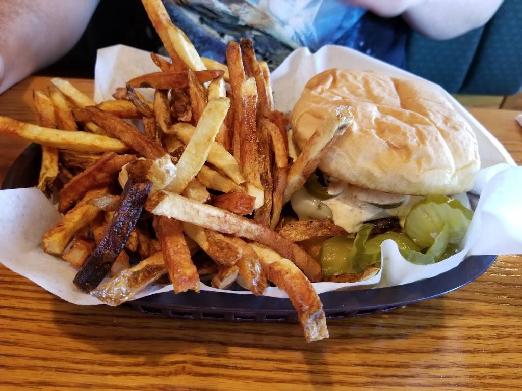 Willard Varsity Club | restaurant | 3598 Bullhead Rd, Willard, OH 44890, USA | 4199332248 OR +1 419-933-2248