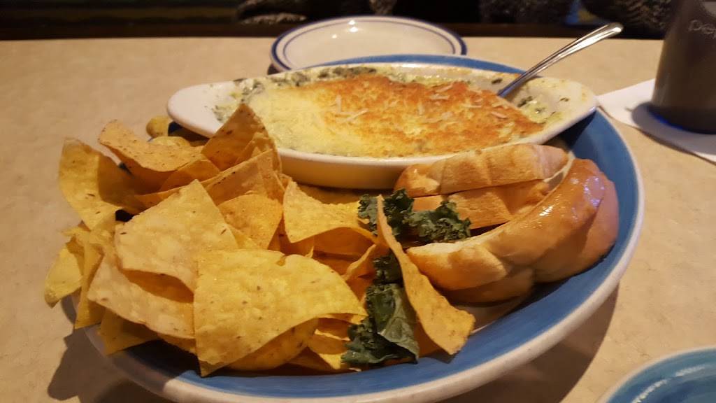 Gators Grill & Spirits | restaurant | 3313 E Agency St, Burlington, IA 52601, USA | 3197532534 OR +1 319-753-2534