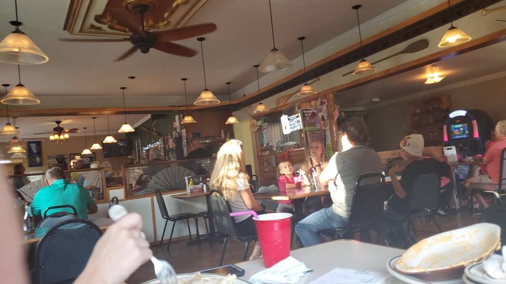 Lake House Bar and grill | restaurant | 3198 Elton Rd, Delevan, NY 14042, USA | 7162584092 OR +1 716-258-4092