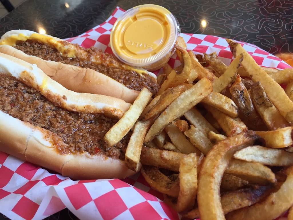 T & L Hot Dogs | restaurant | 402 E Main St, Bridgeport, WV 26330, USA | 3048424161 OR +1 304-842-4161