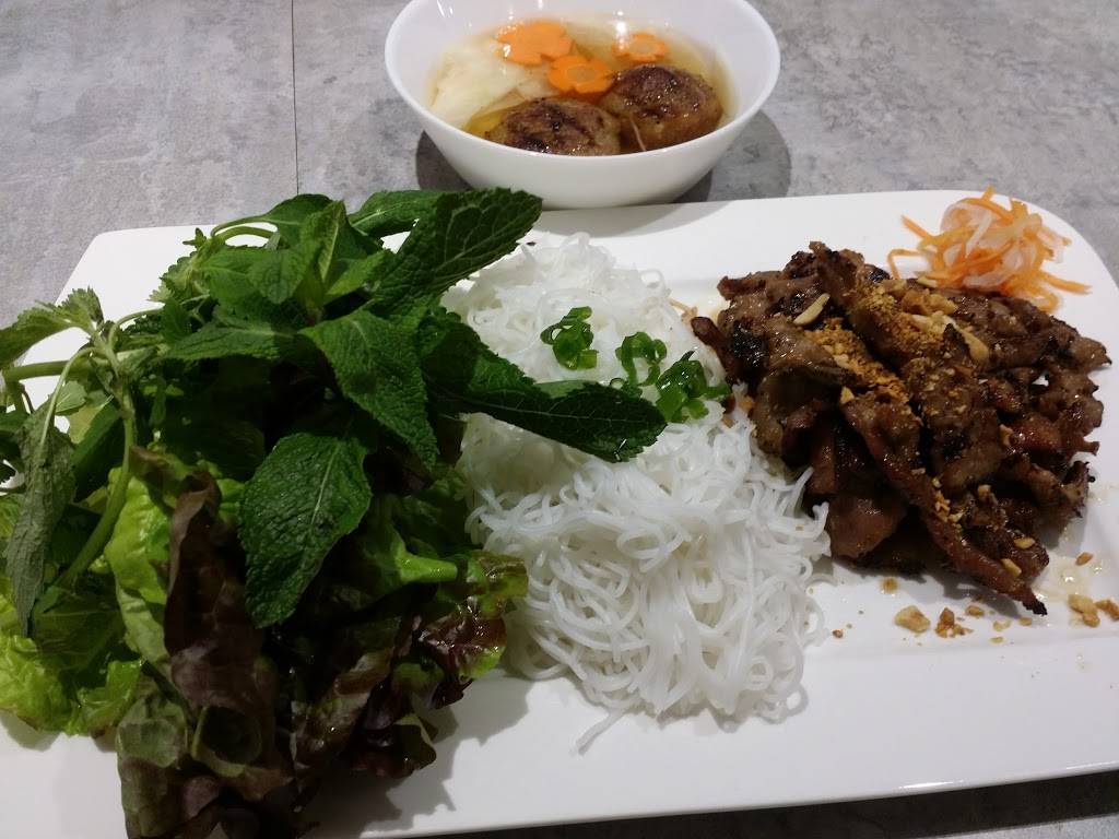 Pho Ha Noi 54 | restaurant | 2541 Hurontario St, Mississauga, ON L5A 4C8, Canada | 9052767745 OR +1 905-276-7745