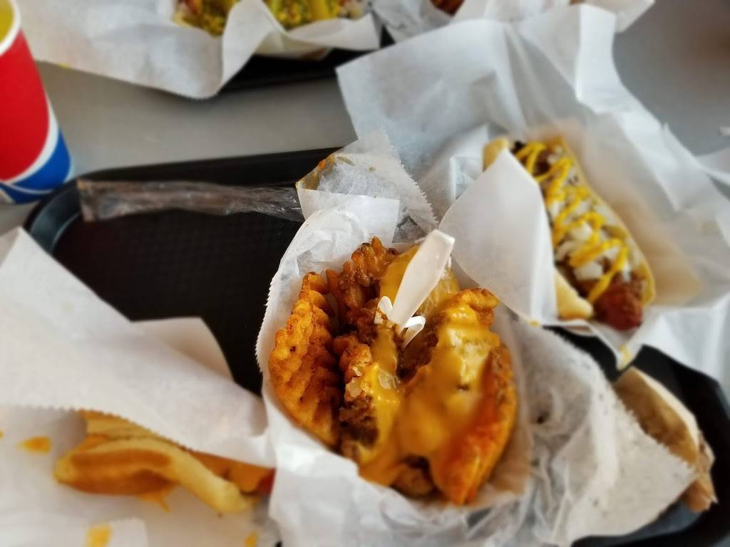 Wienerlicious | restaurant | 102 E Central Ave, Mackinaw City, MI 49701, USA | 2314367430 OR +1 231-436-7430