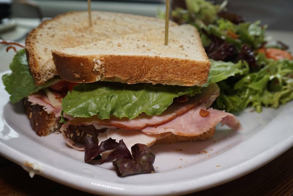 Tin Pan Alley | restaurant | 269 Commercial St, Provincetown, MA 02657, USA | 5084871648 OR +1 508-487-1648