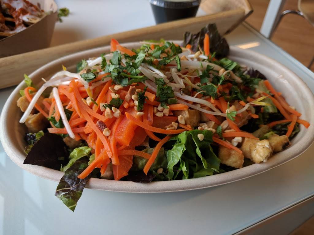 Balance Pan-Asian Grille | restaurant | 26520 N Dixie Hwy, Perrysburg, OH 43551, USA | 4198747777 OR +1 419-874-7777