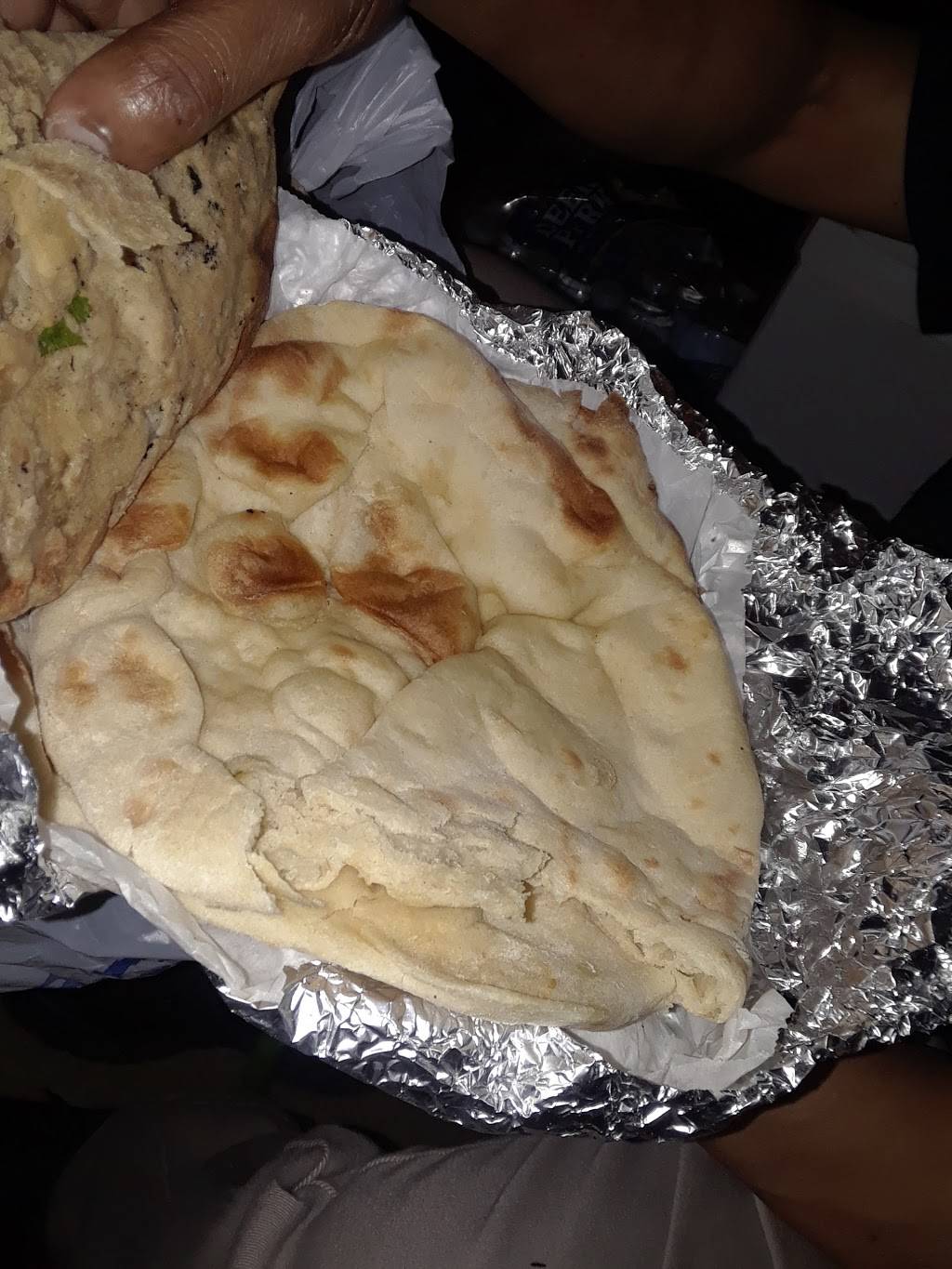 Metro Tandoor | restaurant | 8500 Annapolis Rd, New Carrollton, MD 20784, USA | 2407647950 OR +1 240-764-7950