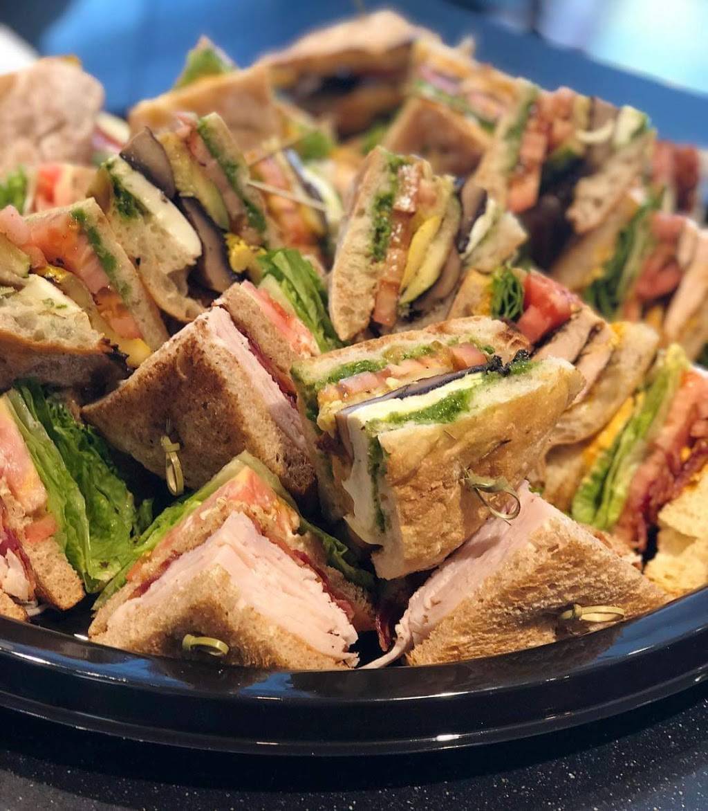 Lunch Box | restaurant | 190 Weston Rd, Weston, CT 06883, USA | 2032274808 OR +1 203-227-4808