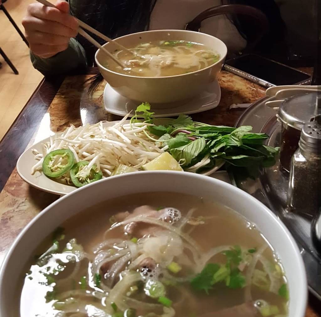Pho Lee | restaurant | 602 W Union Hills Dr, Phoenix, AZ 85027, USA | 6237771812 OR +1 623-777-1812