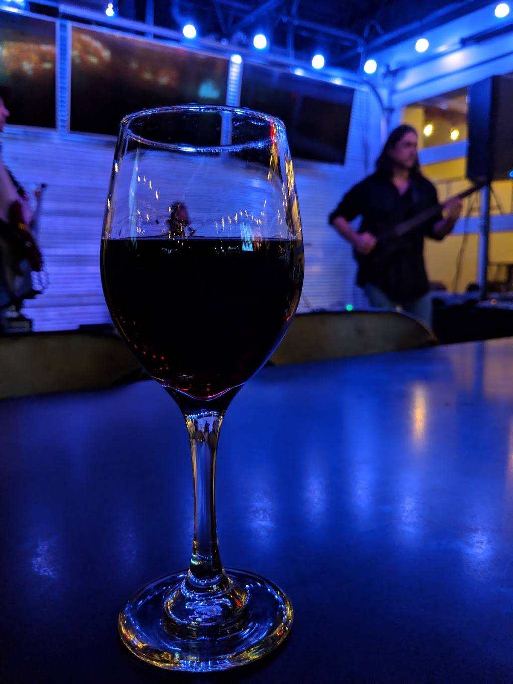 TAP HOUSE | restaurant | 2323 E Michigan Blvd, Michigan City, IN 46360, USA | 2192103330 OR +1 219-210-3330