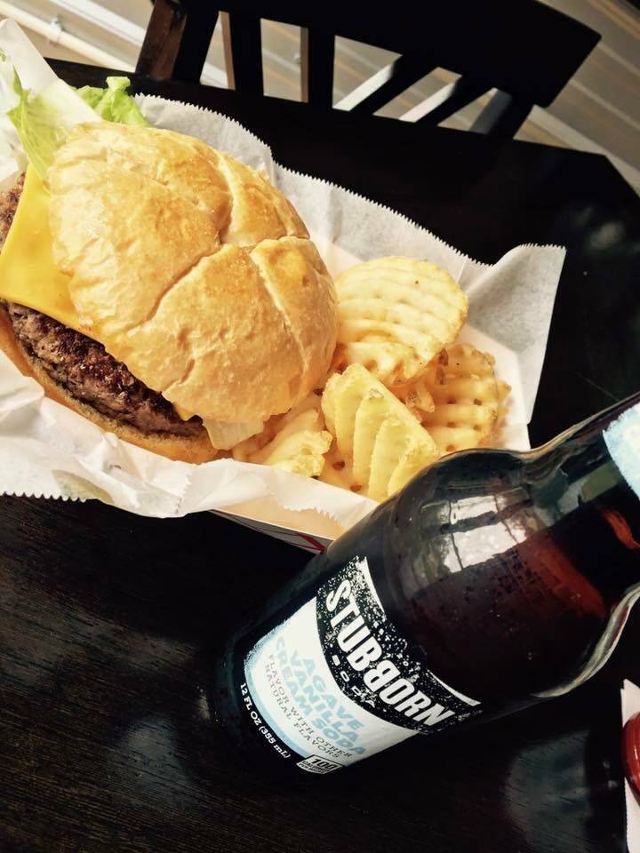 The Cracked Egg | restaurant | 1638 Paris Ave, Port Royal, SC 29935, USA | 8433790348 OR +1 843-379-0348