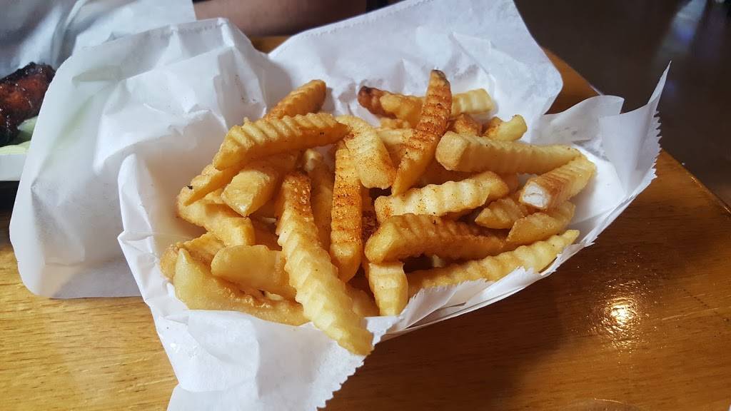 Buds Tavern | restaurant | 4014 Dixie Hwy, Louisville, KY 40216, USA | 5023849131 OR +1 502-384-9131