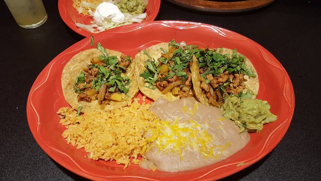 El Fogón | restaurant | 800 W Fond Du Lac St, Ripon, WI 54971, USA | 9208960283 OR +1 920-896-0283