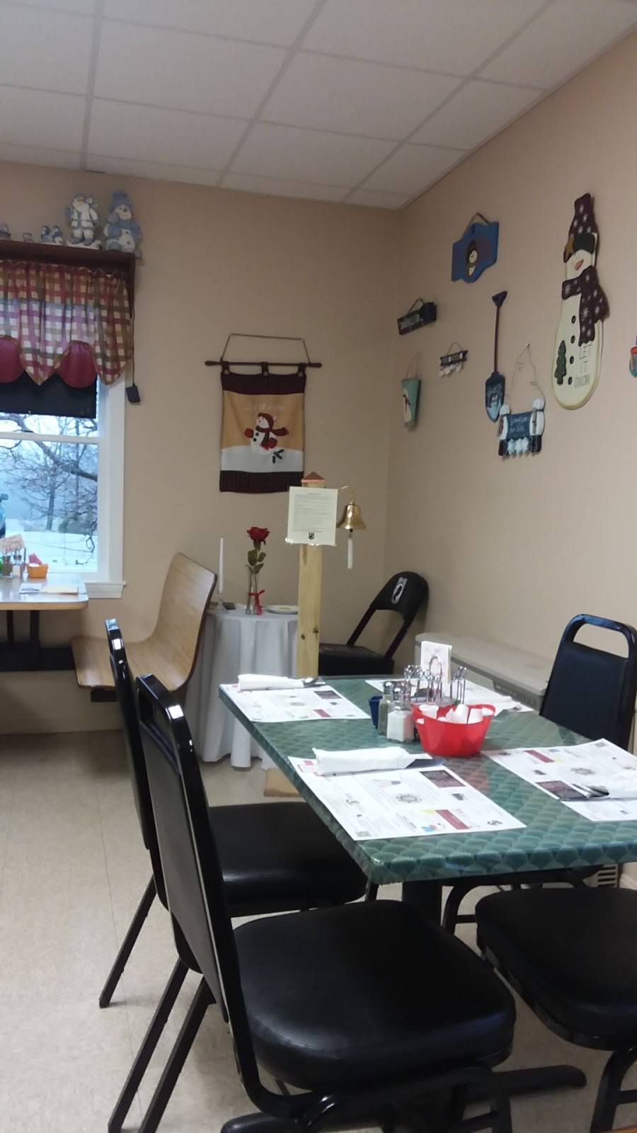 Mayo’s Family Restaurant | restaurant | 43 ME-236, Berwick, ME 03901, USA | 2077150320 OR +1 207-715-0320