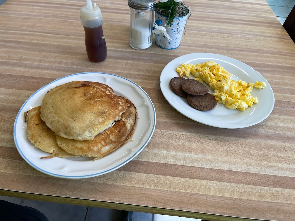 Lawrence Diner | restaurant | 1873 US-80, Lawrence, MS 39336, USA | 6017750330 OR +1 601-775-0330