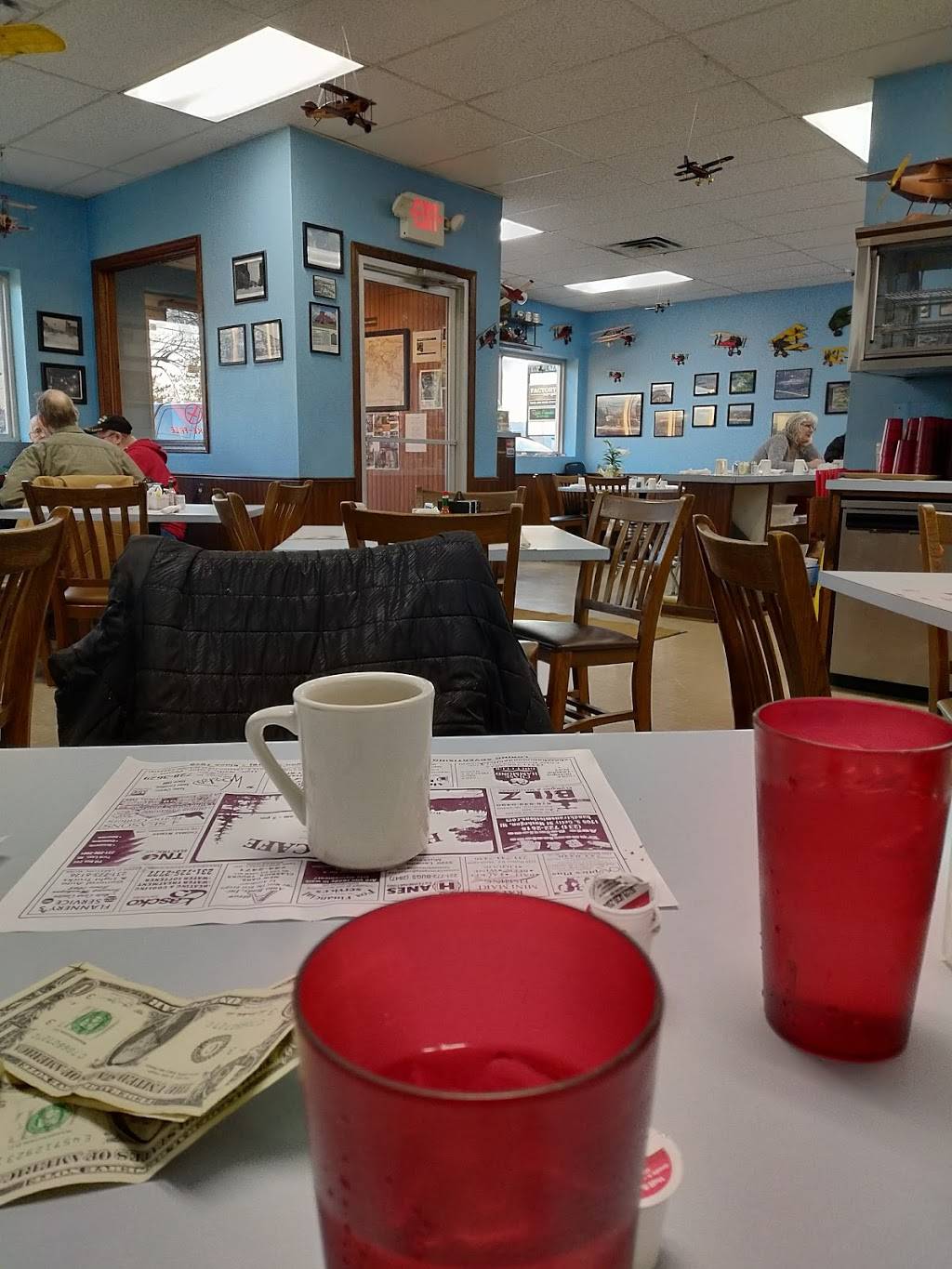 Herbies Cafe | restaurant | 2007 E Laketon Ave, Muskegon, MI 49442, USA | 2317737600 OR +1 231-773-7600