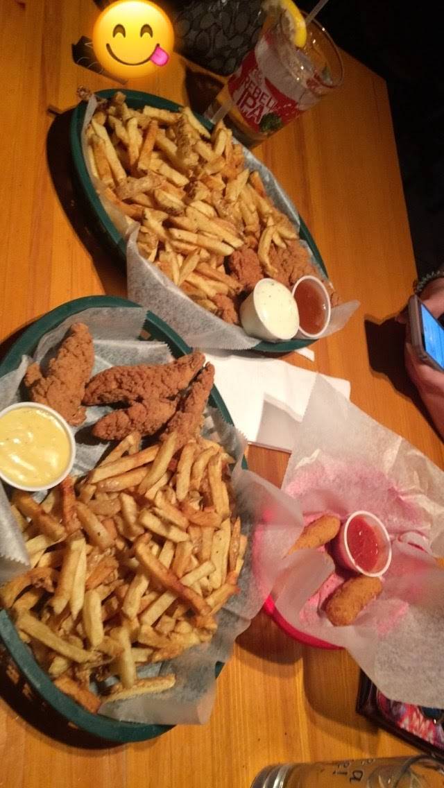 Buddy Ts | restaurant | 675 Main St, Lewiston, ME 04240, USA | 2077531446 OR +1 207-753-1446