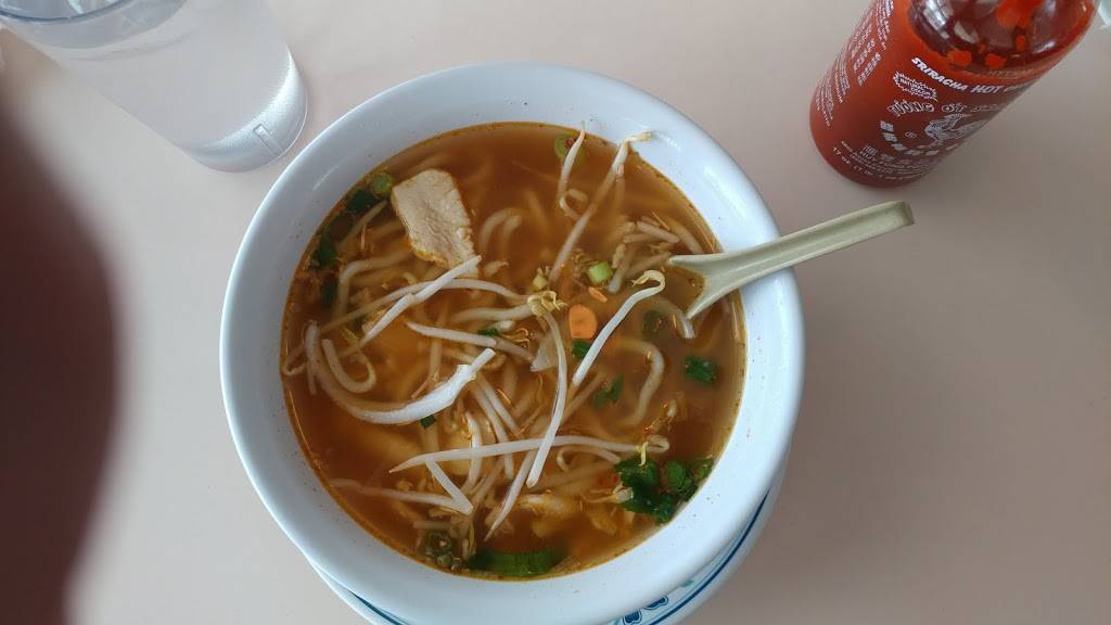 Thara Thai Restaurant | restaurant | 912 1/2 W Bloomington Rd, Champaign, IL 61821, USA | 2173781986 OR +1 217-378-1986