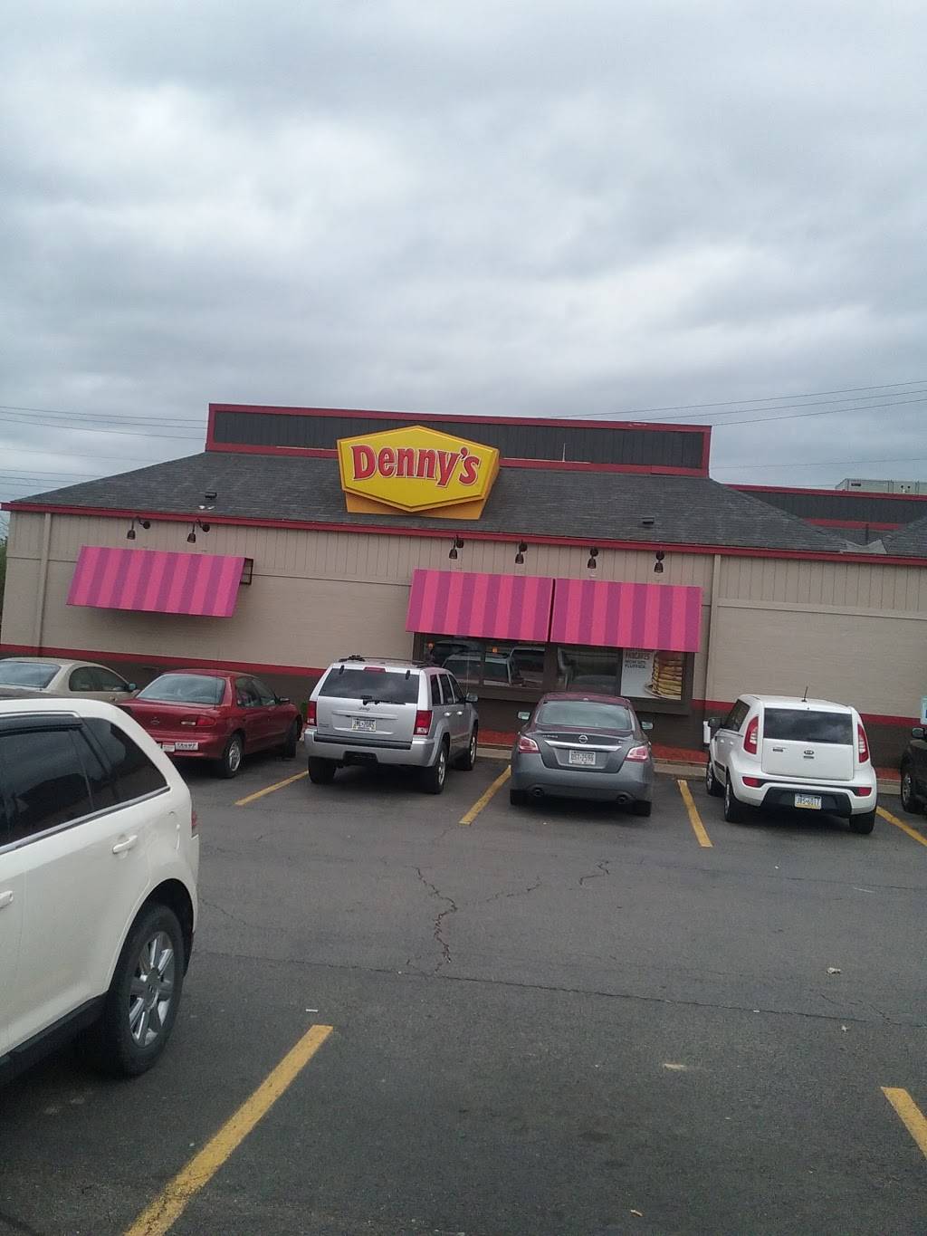 Dennys | restaurant | 1346 Old Freedom Rd, Cranberry Twp, PA 16066, USA | 7247764555 OR +1 724-776-4555