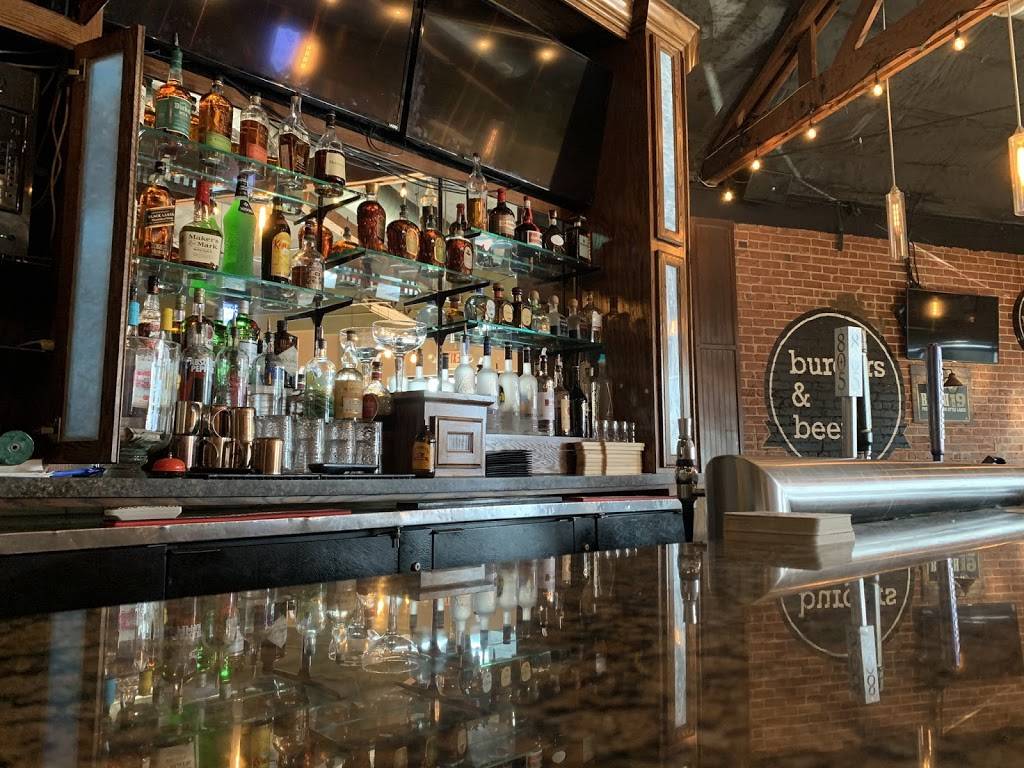 Scores Bar & Grill | restaurant | 816 18th St, Bakersfield, CA 93301, USA | 6613062549 OR +1 661-306-2549