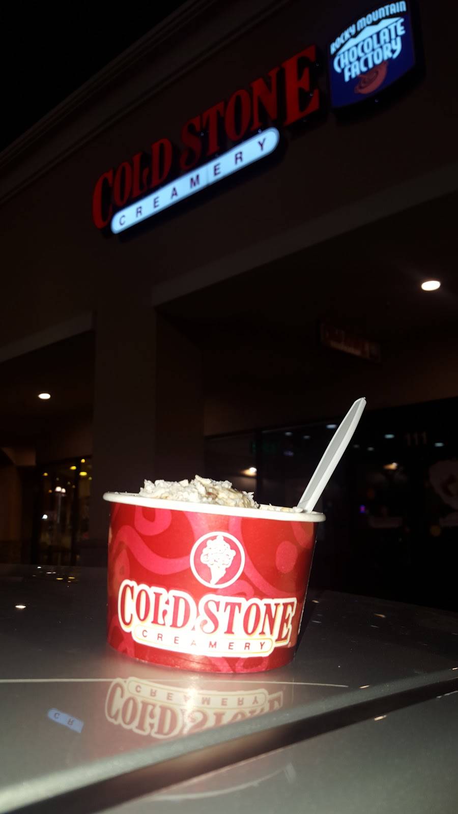 Cold Stone Creamery | bakery | 186 N 12th Ave, Ste 111, Hanford, CA 93230, USA | 5595839000 OR +1 559-583-9000