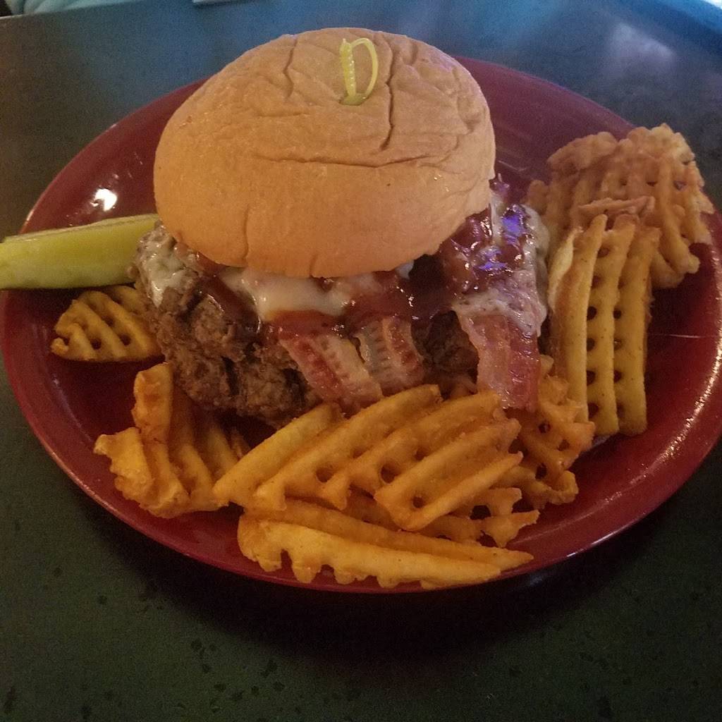 Bravehearts Pub | restaurant | 218 E Superior St, Alma, MI 48801, USA | 9894662309 OR +1 989-466-2309