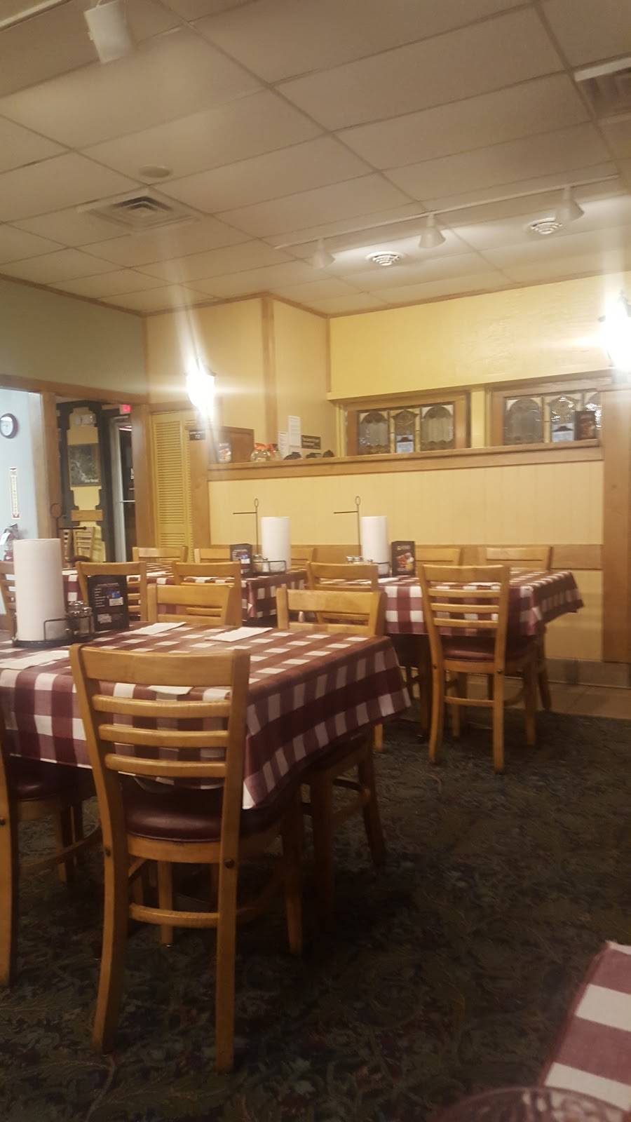 Pizza Hut | restaurant | 1136 US-27 N, Berne, IN 46711, USA | 2605894030 OR +1 260-589-4030