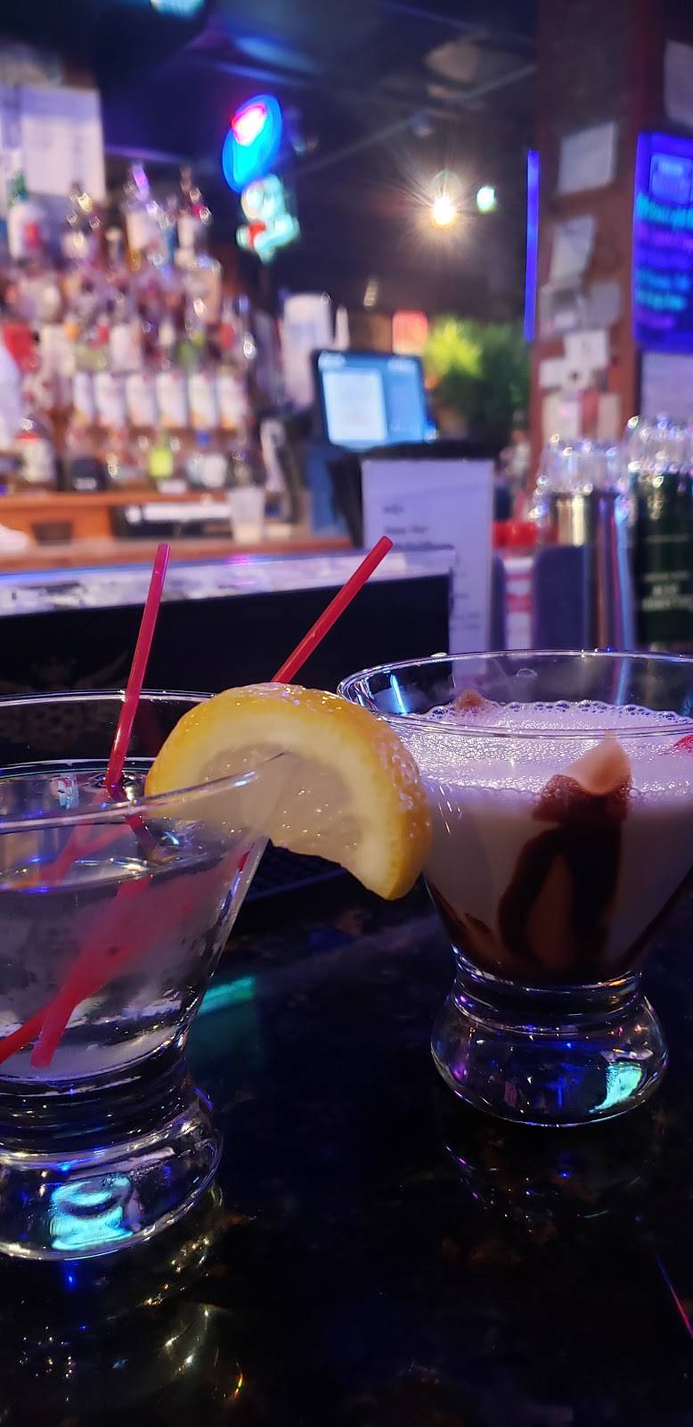 Mollys Eatery & Drinkery | restaurant | 1000 W Lincoln Hwy, DeKalb, IL 60115, USA | 8155170335 OR +1 815-517-0335