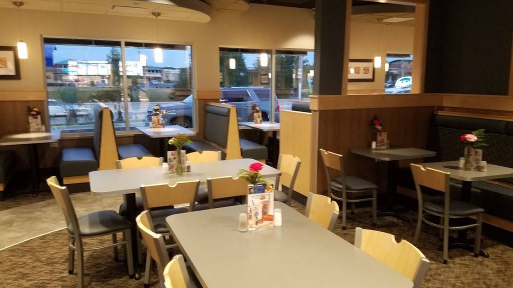 Culvers | restaurant | 400 Pingree Rd, Crystal Lake, IL 60014, USA | 8153569090 OR +1 815-356-9090
