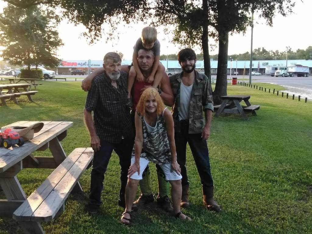 Ralphs Burger House | restaurant | 15 Rodgers Blvd, Chiefland, FL 32626, USA | 3524932687 OR +1 352-493-2687