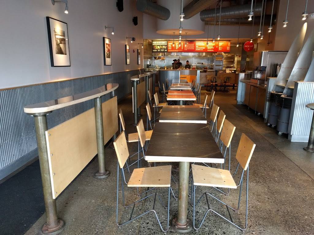 Chipotle Mexican Grill | restaurant | 1 Oak St Ste 2, Westborough, MA 01581, USA | 5083660653 OR +1 508-366-0653