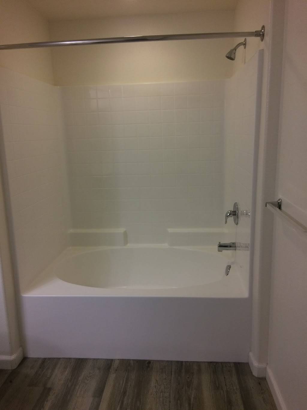 Solterra Ecoluxury Apartments at Scripps Highlands San Diego | restaurant | 9865 Erma Rd, San Diego, CA 92131, USA | 8584444500 OR +1 858-444-4500