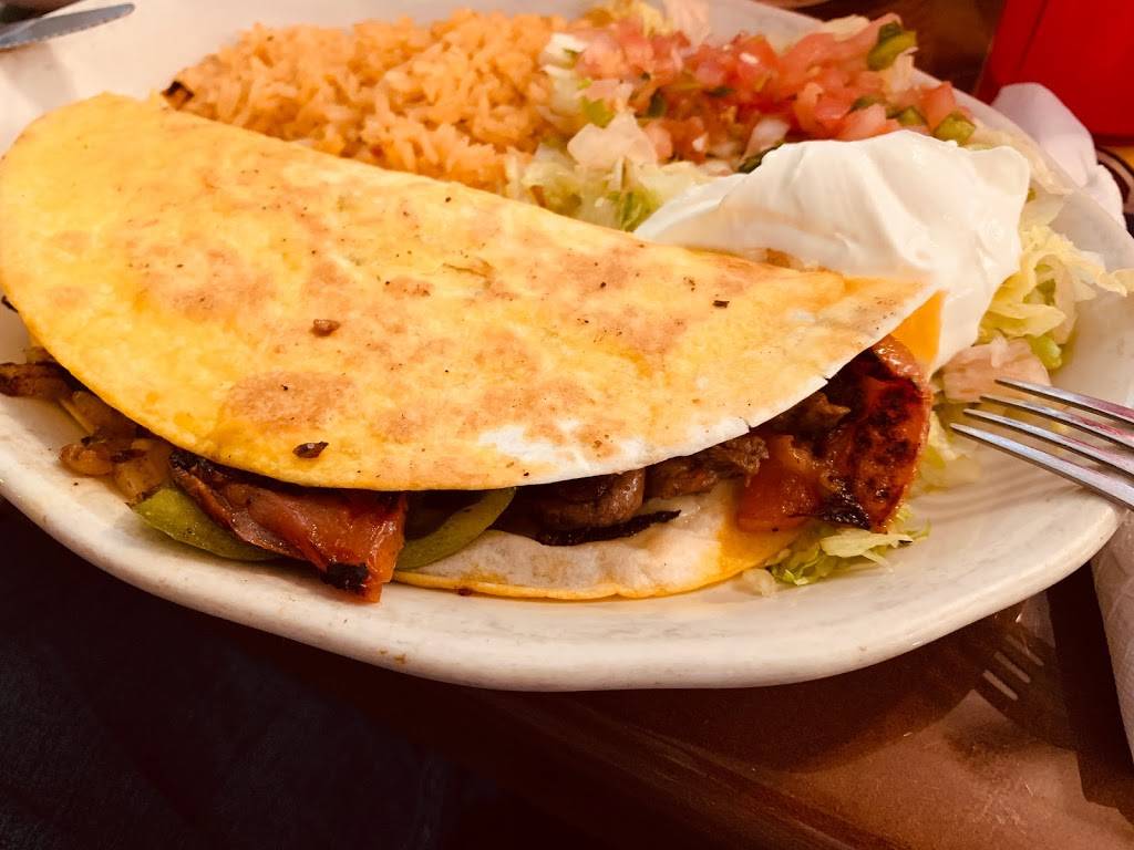 La Fiesta Charra | restaurant | 965 Hawkeye Ave SW, Le Mars, IA 51031, USA | 7125464030 OR +1 712-546-4030