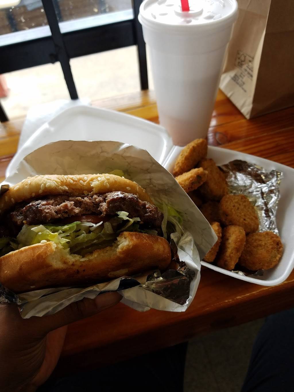 Harvey Bs | restaurant | 4506 Columbia Ave #100, Dallas, TX 75226, USA | 4693340980 OR +1 469-334-0980