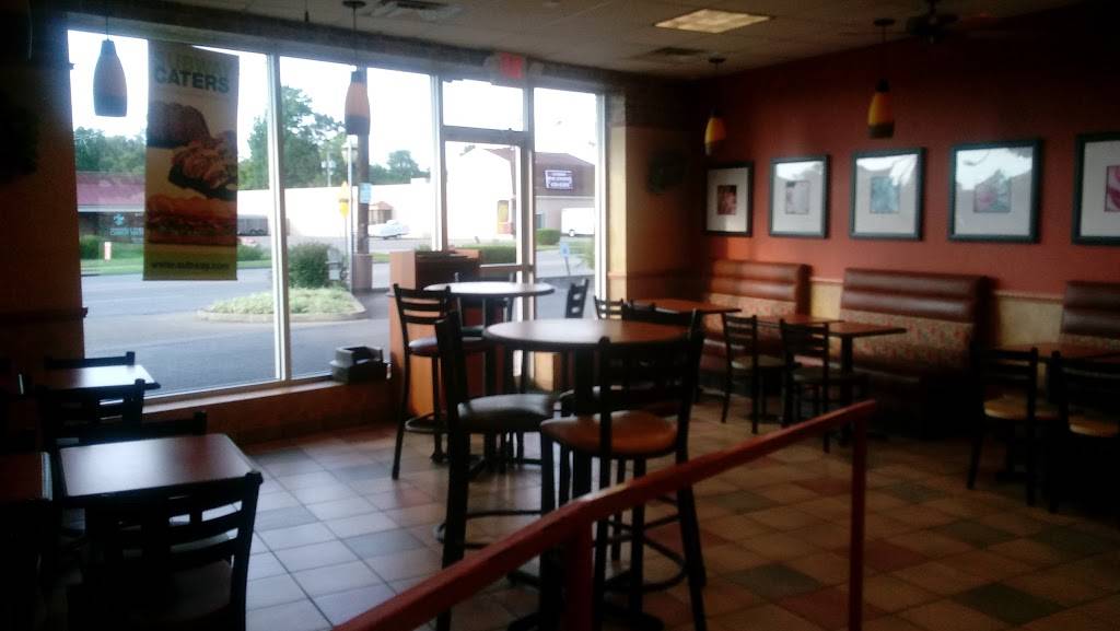 Subway | restaurant | 8058 New La Grange Rd, Lyndon, KY 40222, USA | 5023263118 OR +1 502-326-3118