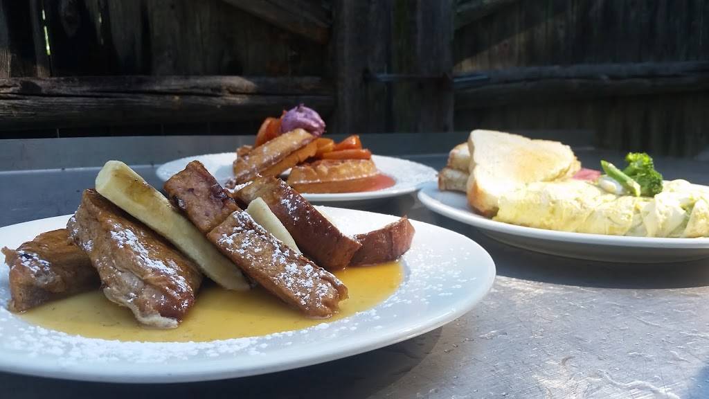 Leons Cafe & Catering | restaurant | 230 Waseca Ave, Barrington, RI 02806, USA | 4012471660 OR +1 401-247-1660