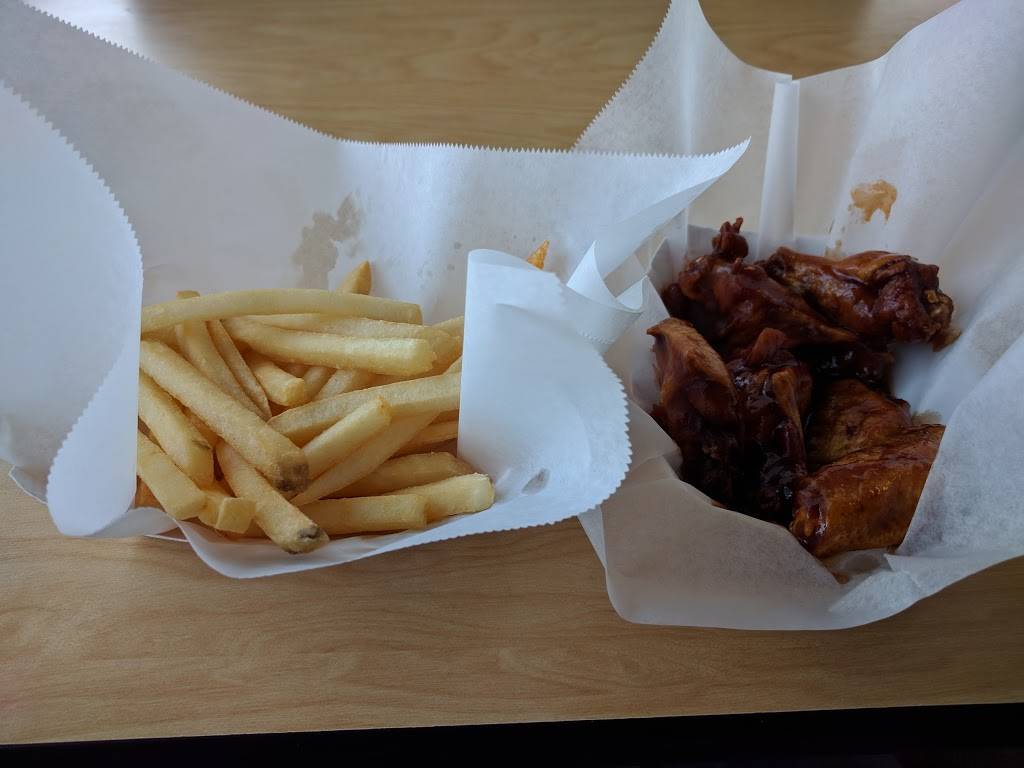Woodys Wings 2 | restaurant | 313 Havana St, Aurora, CO 80010, USA | 3033666880 OR +1 303-366-6880