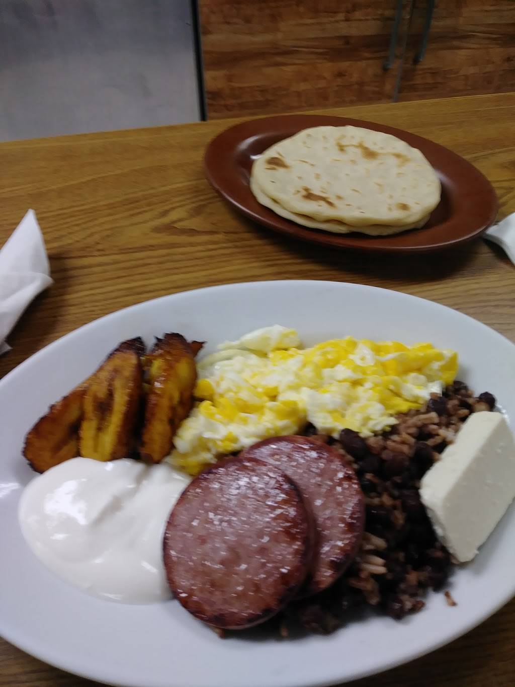 Kissimmee Bakery | restaurant | 1111 E Vine St, Kissimmee, FL 34744, USA | 4079332211 OR +1 407-933-2211